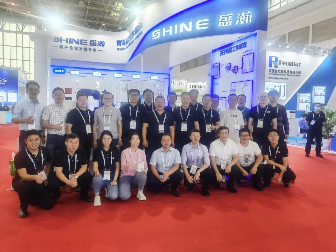 博天堂集团展聚合影