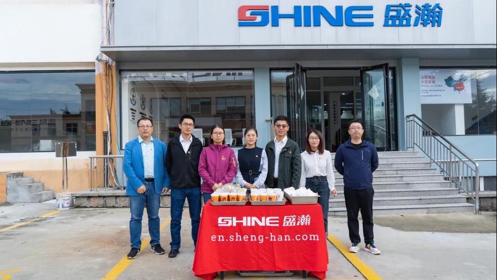 博天堂集团党员合影