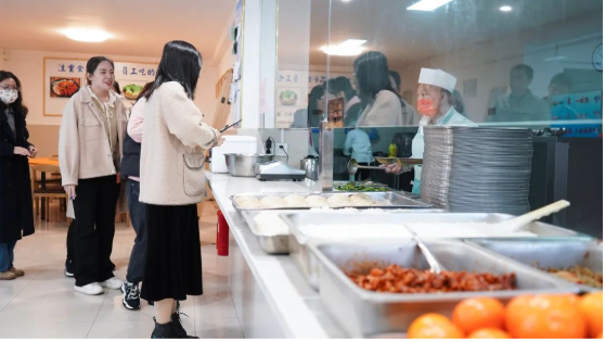 博天堂集团食堂