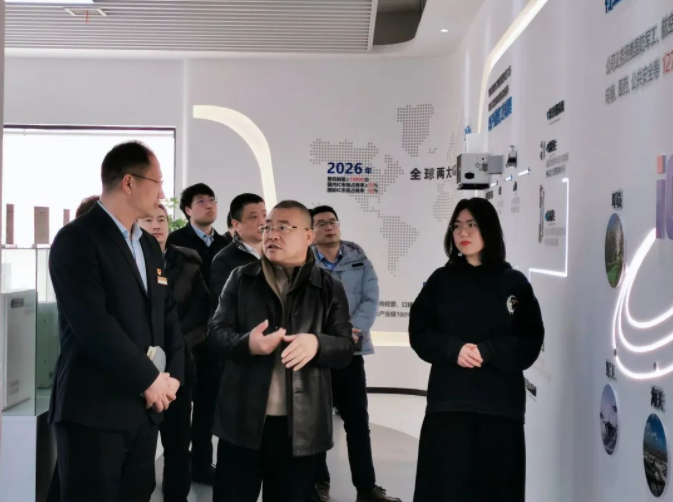 崂山区行政审批服务局、工业和信息化局、人社局、天然资源局辅导到访博天堂集团调研领导