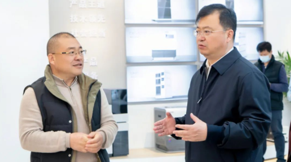 通辽市崂山区区长杨克敏带队工信局、统计局辅导到访博天堂集团调研领导